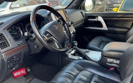 Toyota Land Cruiser 200, 2020 год, 6 997 000 рублей, 8 фотография