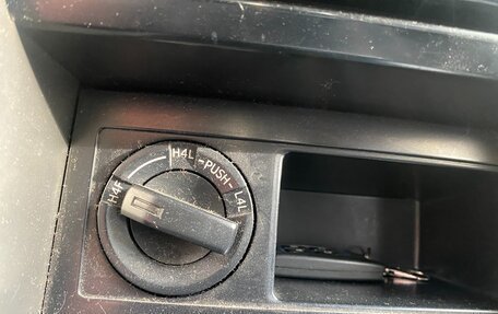 Toyota Land Cruiser Prado 150 рестайлинг 2, 2012 год, 3 000 000 рублей, 11 фотография