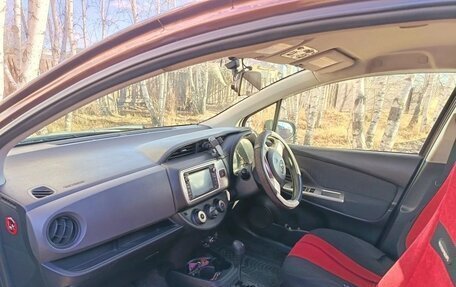 Toyota Vitz, 2014 год, 650 000 рублей, 3 фотография