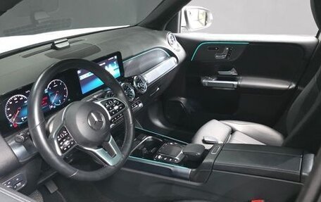 Mercedes-Benz GLB, 2023 год, 2 780 000 рублей, 10 фотография