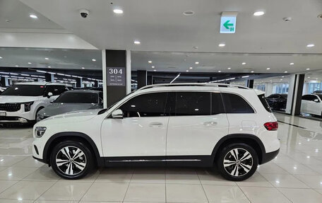 Mercedes-Benz GLB, 2023 год, 2 810 000 рублей, 3 фотография