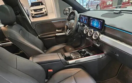 Mercedes-Benz GLB, 2023 год, 2 810 000 рублей, 8 фотография