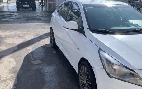 Hyundai Solaris II рестайлинг, 2015 год, 500 000 рублей, 2 фотография