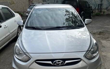 Hyundai Solaris II рестайлинг, 2012 год, 730 000 рублей, 2 фотография