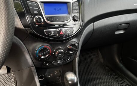Hyundai Solaris II рестайлинг, 2012 год, 730 000 рублей, 16 фотография