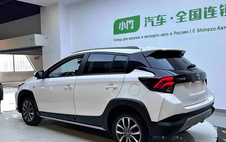 Toyota Yaris XP150 рестайлинг, 2022 год, 1 030 017 рублей, 2 фотография