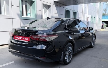 Toyota Camry, 2021 год, 2 450 000 рублей, 3 фотография