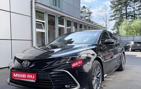 Toyota Camry, 2021 год, 2 450 000 рублей, 2 фотография
