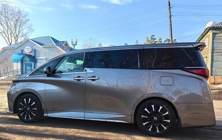 Toyota Alphard, 2023 год, 11 000 000 рублей, 1 фотография