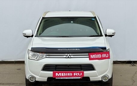 Mitsubishi Outlander III рестайлинг 3, 2013 год, 1 590 000 рублей, 4 фотография