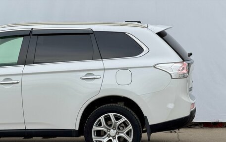 Mitsubishi Outlander III рестайлинг 3, 2013 год, 1 590 000 рублей, 9 фотография