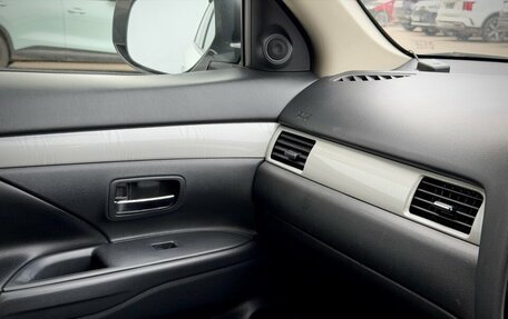 Mitsubishi Outlander III рестайлинг 3, 2013 год, 1 590 000 рублей, 23 фотография