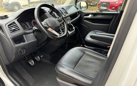 Volkswagen Caravelle T6 рестайлинг, 2018 год, 3 100 000 рублей, 7 фотография