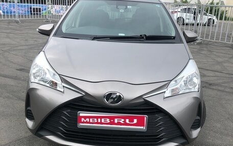 Toyota Vitz, 2017 год, 780 000 рублей, 2 фотография