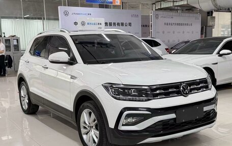 Volkswagen T-Roc I, 2022 год, 1 690 000 рублей, 1 фотография