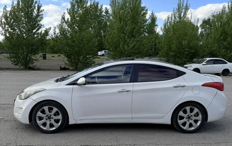 Hyundai Avante, 2011 год, 850 000 рублей, 3 фотография