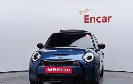 MINI Hatch, 2022 год, 1 710 000 рублей, 2 фотография