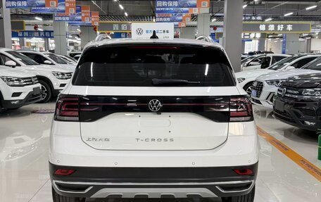 Volkswagen T-Roc I, 2022 год, 1 690 000 рублей, 4 фотография