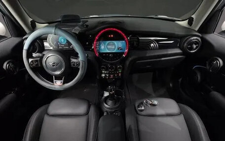 MINI Hatch, 2021 год, 2 010 000 рублей, 5 фотография