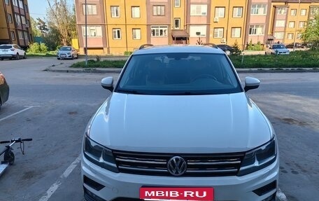 Volkswagen Tiguan II, 2017 год, 2 100 000 рублей, 2 фотография