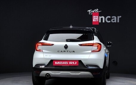 Renault Captur II, 2021 год, 1 550 000 рублей, 4 фотография