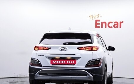 Hyundai Kona I, 2022 год, 1 550 000 рублей, 4 фотография