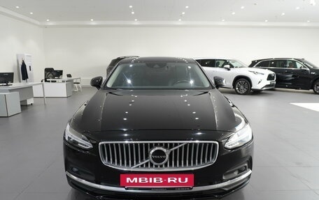 Volvo S90 II рестайлинг, 2020 год, 3 687 000 рублей, 2 фотография
