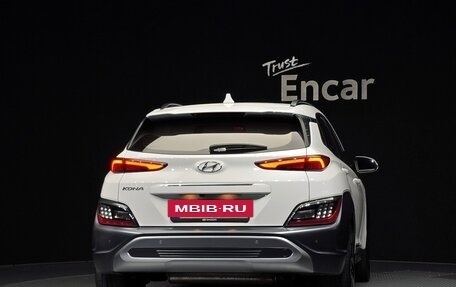 Hyundai Kona I, 2022 год, 1 778 000 рублей, 4 фотография