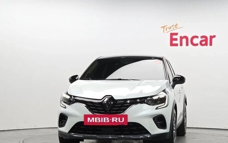 Renault Captur II, 2020 год, 1 700 000 рублей, 2 фотография