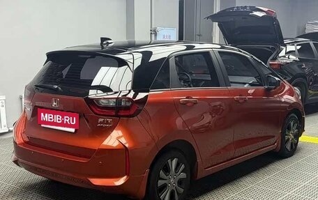 Honda Fit, 2022 год, 1 050 000 рублей, 4 фотография