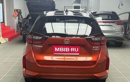 Honda Fit, 2022 год, 1 050 000 рублей, 7 фотография