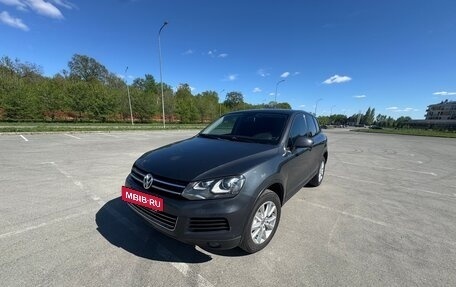Volkswagen Touareg III, 2011 год, 1 888 888 рублей, 2 фотография