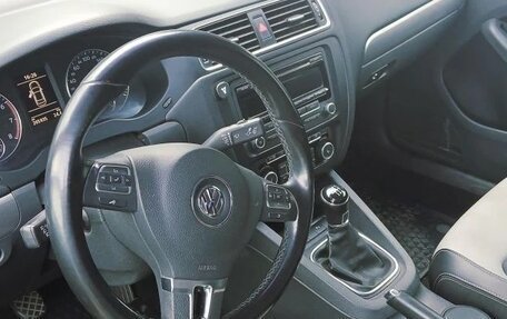Volkswagen Jetta VI, 2012 год, 790 000 рублей, 6 фотография