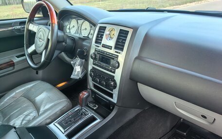 Chrysler 300C II, 2005 год, 885 000 рублей, 3 фотография