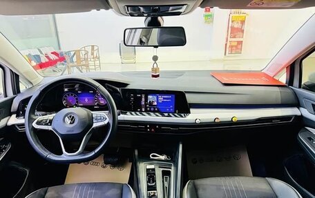 Volkswagen Golf VIII, 2021 год, 1 800 000 рублей, 7 фотография