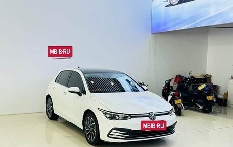 Volkswagen Golf VIII, 2021 год, 1 800 000 рублей, 3 фотография