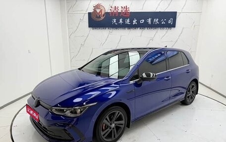 Volkswagen Golf VIII, 2022 год, 2 060 000 рублей, 1 фотография
