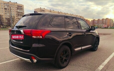 Mitsubishi Outlander III рестайлинг 3, 2017 год, 1 299 000 рублей, 3 фотография