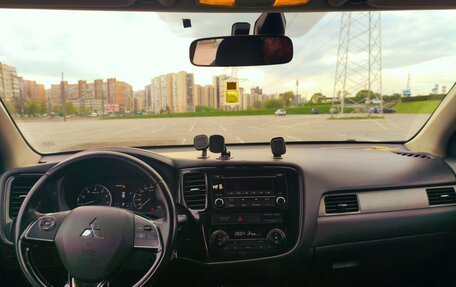 Mitsubishi Outlander III рестайлинг 3, 2017 год, 1 299 000 рублей, 7 фотография