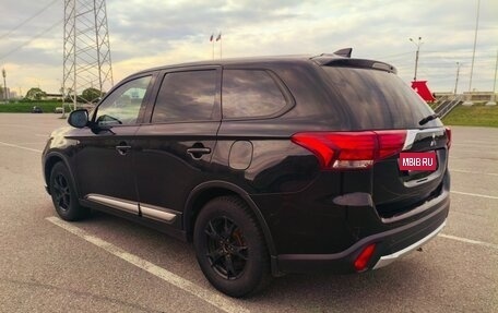 Mitsubishi Outlander III рестайлинг 3, 2017 год, 1 299 000 рублей, 6 фотография