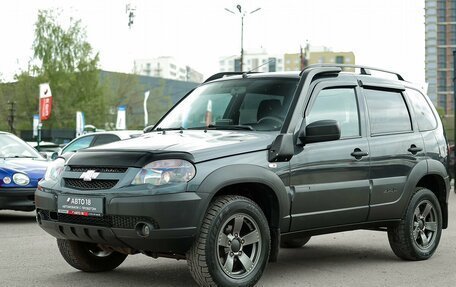 Chevrolet Niva I рестайлинг, 2020 год, 899 000 рублей, 2 фотография