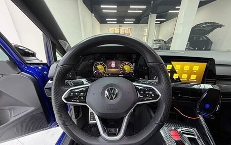 Volkswagen Golf VIII, 2022 год, 2 060 000 рублей, 10 фотография