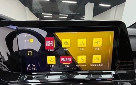 Volkswagen Golf VIII, 2022 год, 2 060 000 рублей, 11 фотография