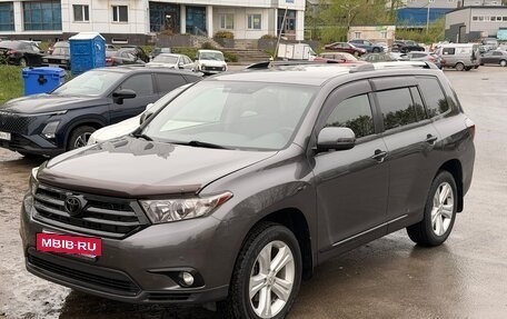 Toyota Highlander III, 2011 год, 2 350 000 рублей, 3 фотография