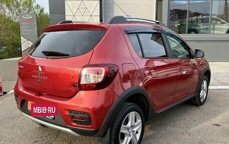 Renault Sandero II рестайлинг, 2017 год, 943 000 рублей, 2 фотография