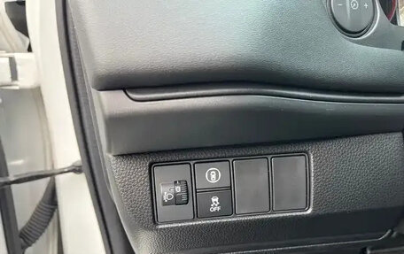 Honda Vezel, 2023 год, 1 698 040 рублей, 17 фотография