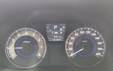 Hyundai Solaris II рестайлинг, 2011 год, 720 000 рублей, 16 фотография