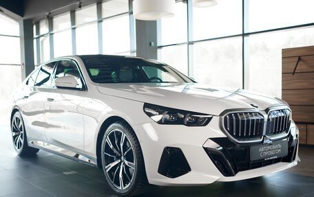BMW 5 серия, 2024 год, 7 800 000 рублей, 3 фотография