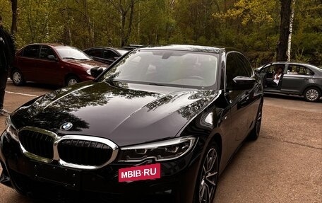 BMW 3 серия, 2021 год, 3 300 000 рублей, 3 фотография