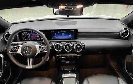 Mercedes-Benz A-Класс, 2023 год, 2 370 000 рублей, 6 фотография